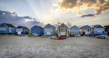 Seaside Mökki panoraamanäköalalla merelle.