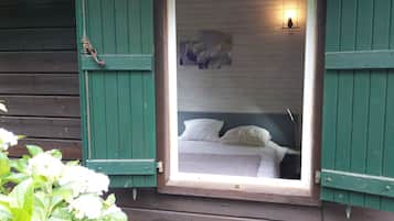 2 slaapkamers, een strijkplank/strijkijzer, gratis wifi, beddengoed