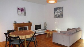 Living area - PENTY 2 people     . (Pleumeur-Bodou)