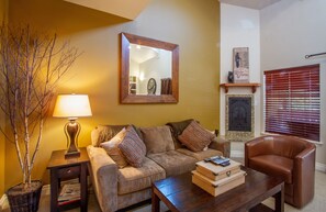 Téléviseur connecté, foyer, lecteur de DVD