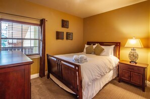 2 chambres, fer et planche à repasser, accès au Wi-Fi (inclus)