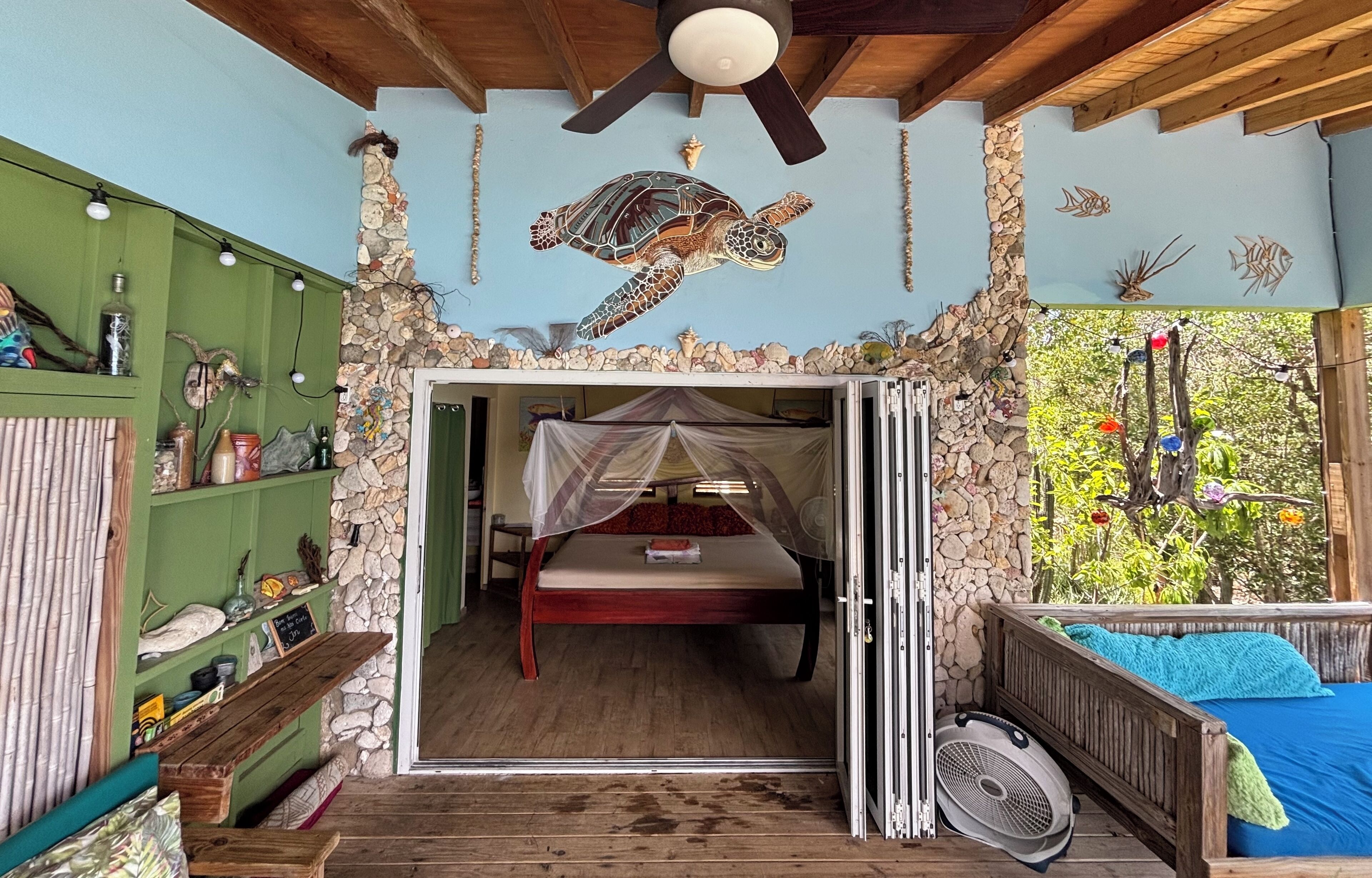 1 sovrum, värdeförvaringsskåp på rummet och strykjärn/strykbräda