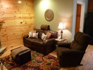 Smart TV, fireplace, DVD player, offices