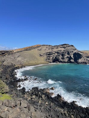 Beach nearby, sun-loungers, beach towels