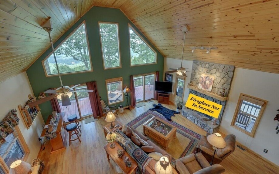 Sweeping Mountain Views-pool Table & Foosball-fiber Wifi & Open + Screened Decks - Murphy, NC