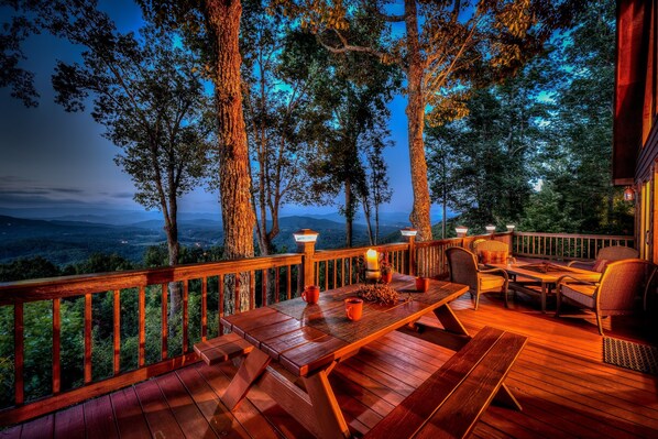 屋外ダイニングエリア