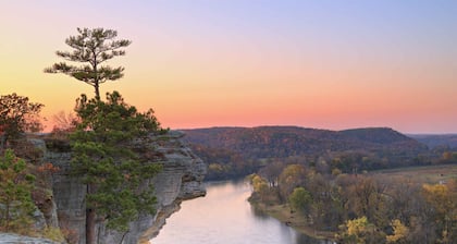 Casa en la roca - Bosque nacional de Ozark / White River
