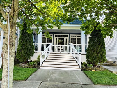 Discounts in Sept/Oct! Super beach condo -Pets- short walk to beach & boardwalk