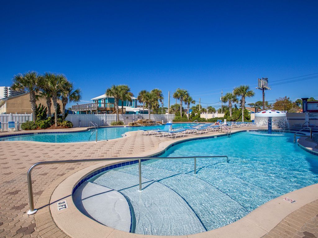 Piscine couverte, piscine extérieure