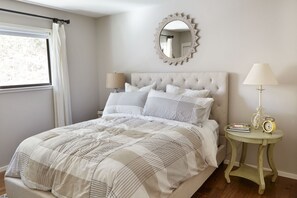 3 bedrooms, iron/ironing board, free WiFi, bed sheets - Charm and Modern Luxury in Heart of Wine Country (Sonoma)