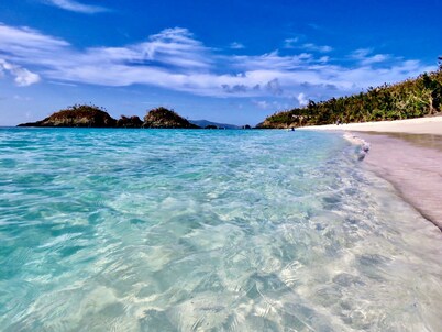 HEAVENLY VIEWS and PRIVATE POOL!!