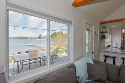 Silver Lake Cottage in Traverse City w/ Private Frontage & Pontoon for rent 