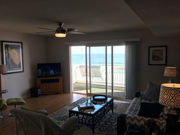 Smart-TV, DVD-Player, Stereoanlage