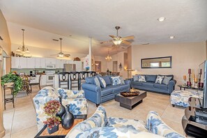 Smart-TV, DVD-Player, Bücher