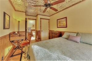 2 bedrooms, desk, iron/ironing board, free WiFi