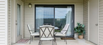 Relaxing & Quiet - Indoor Pool -Only 1 Mile to the Branson Strip