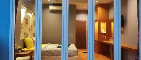 Deluxe Double Room | Langsir/tirai gelap terus, kalis bunyi, Wi-fi percuma