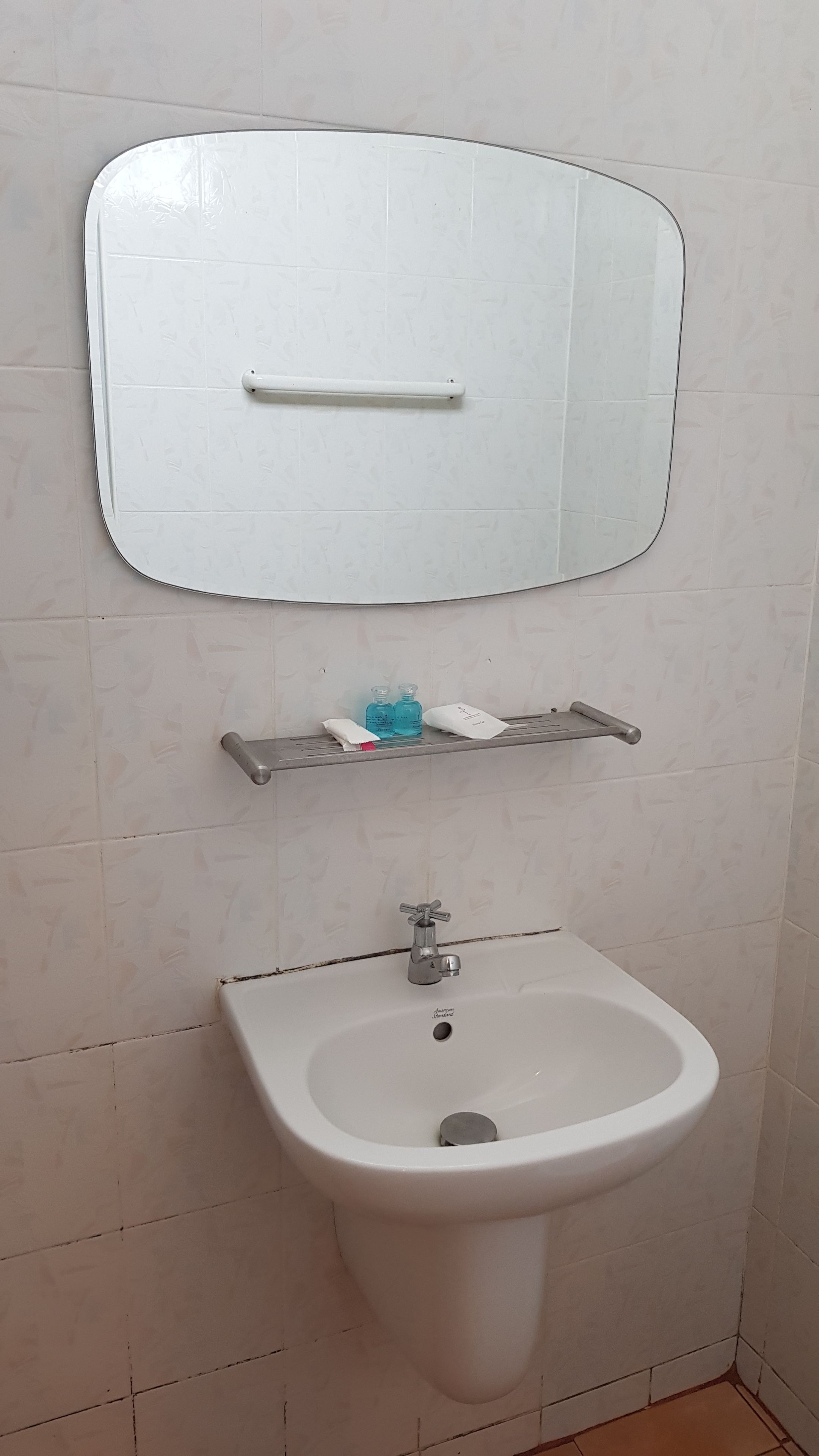 shower, free toiletries, towels