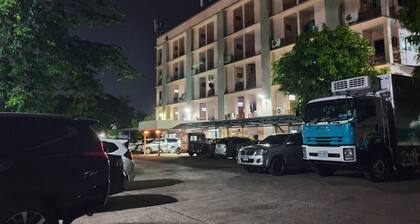 Rich Hotel