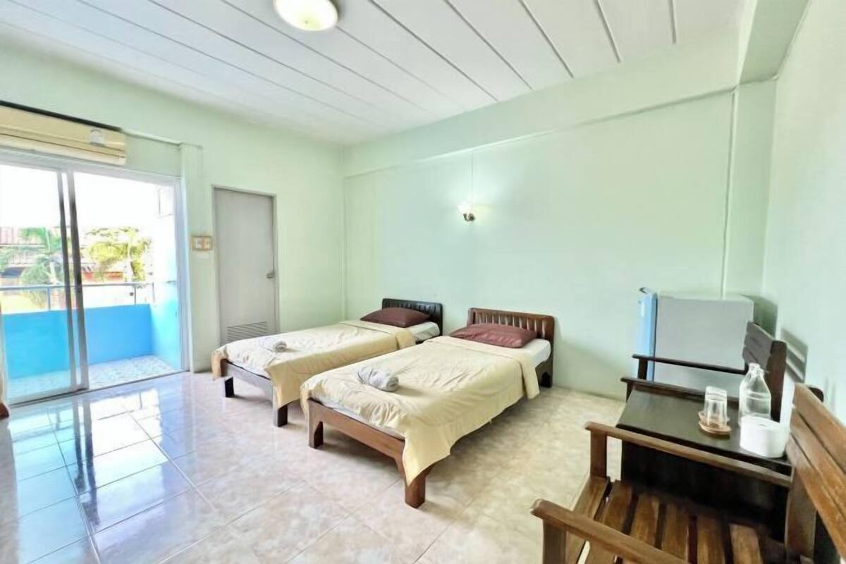 Camas extra, wifi gratis y ropa de cama