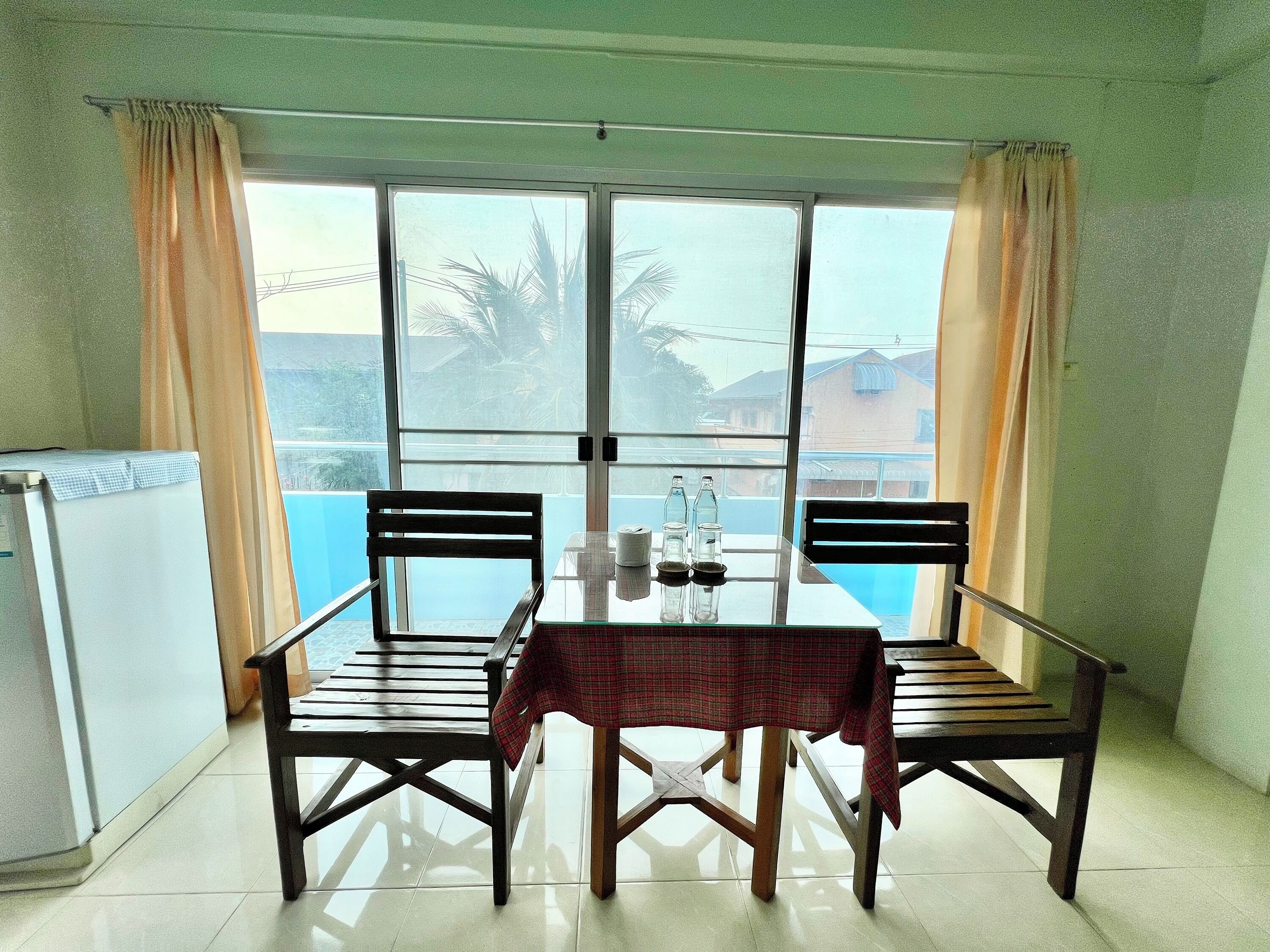 أسرّة قابلة للطي وواي فاي مجانًا وملاءات أسرّة