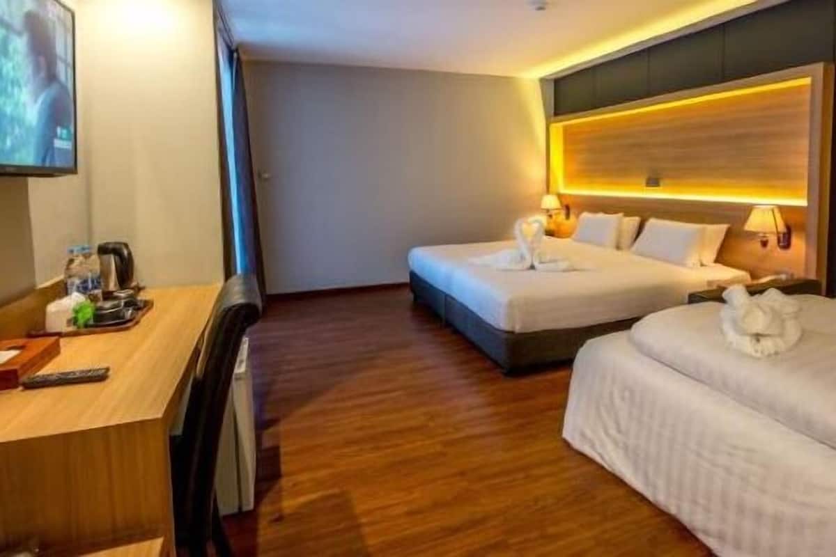 Minibar, in-room safe, desk, blackout curtains