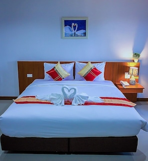 Standard Room | Desk, free WiFi, bed sheets