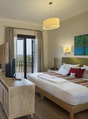 Ropa de cama de alta calidad y minibar 