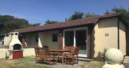 Lovely Self Catering Holiday Bungalow North Cornwallissa - vuodepaikkoja 4