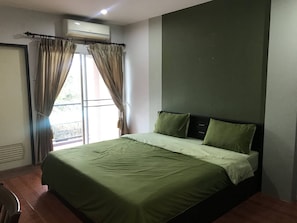 Standard Double Room | Desk, blackout drapes, free WiFi