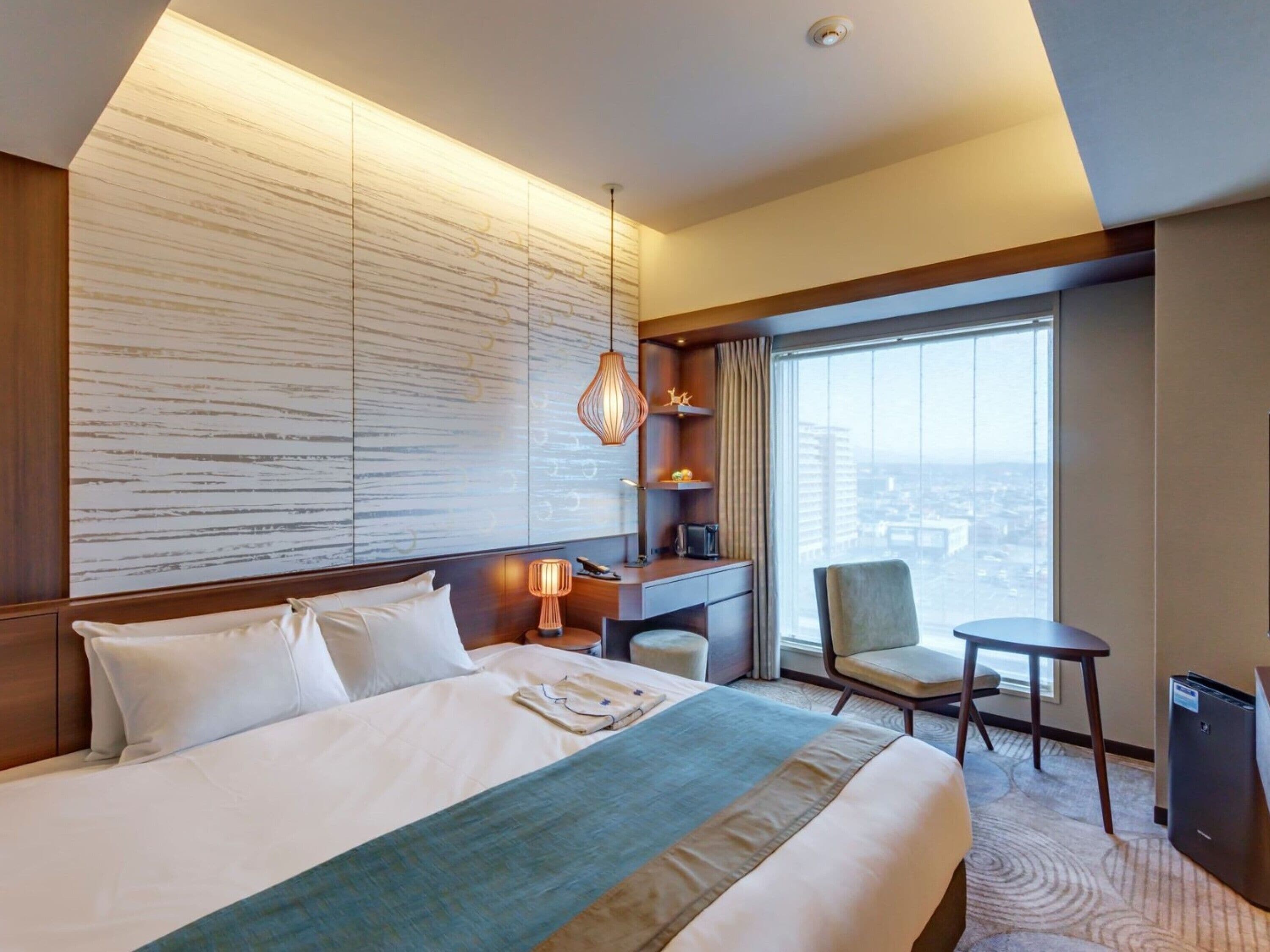 In-room safe, free WiFi, bed sheets