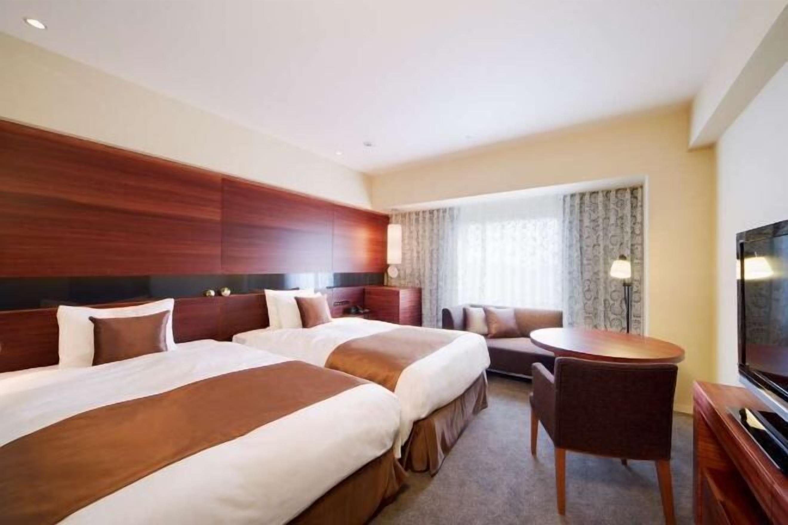 In-room safe, free WiFi, bed sheets