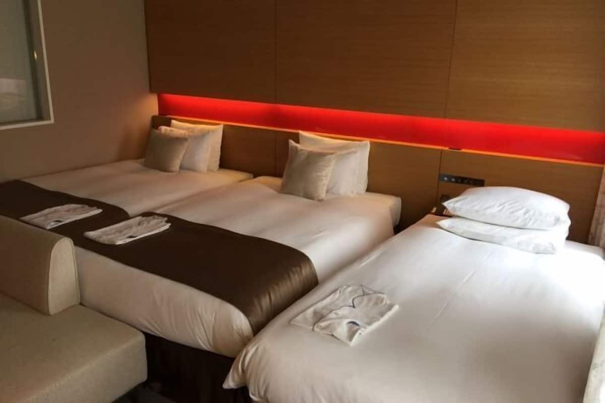Cofres nos quartos, Wi-Fi de cortesia, roupa de cama