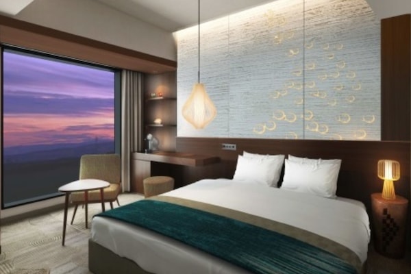 In-room safe, free WiFi, bed sheets