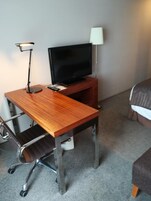 In-room safe, free WiFi, bed sheets