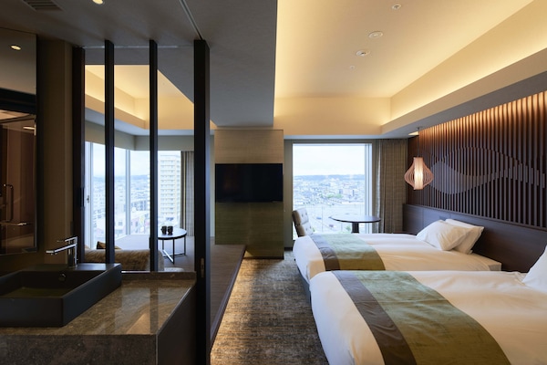 Design Twin Room, Corner | In-room safe, free WiFi, bed sheets