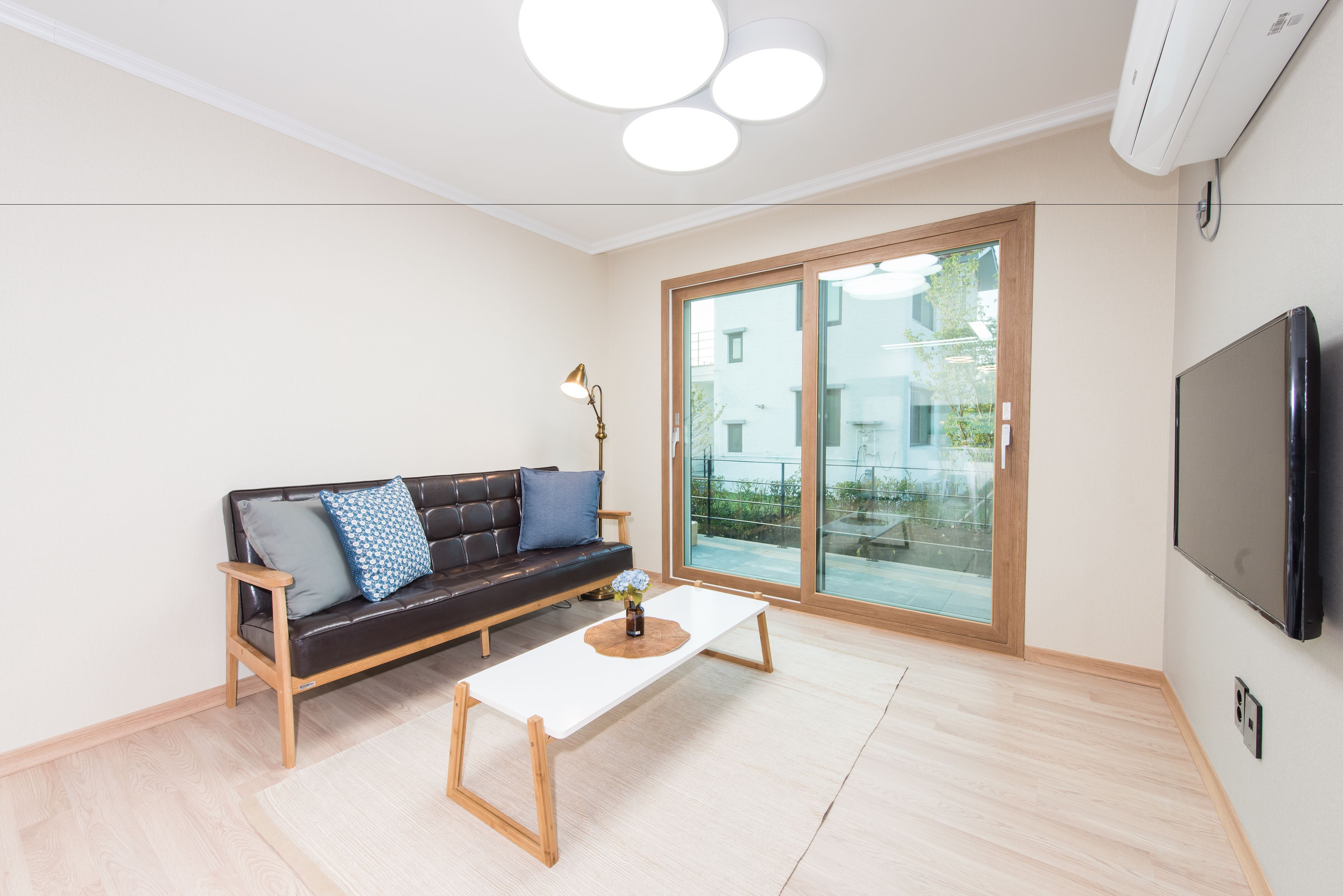 Villa | Living area | Flat-screen TV