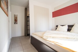 1 bedroom, iron/ironing board, travel crib, free WiFi - Newly built apartment (in a quiet location, good transport links, free parking (Leipzig)