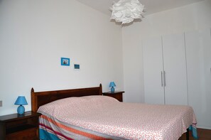 2 Schlafzimmer, Bügeleisen/Bügelbrett, kostenloses WLAN, Bettwäsche