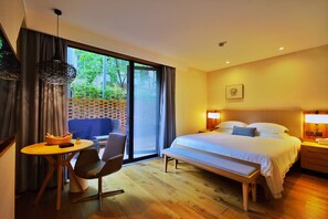 Cortinas blackout, tabla de planchar con plancha y wifi gratis