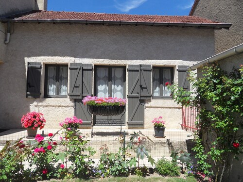 Le Refuge du Drapeau. Classé 3*. Maison avec cour et garage,  8 couchages.