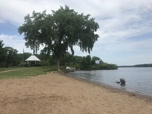 Beach - Beautiful bluff top condo overlooking Coffee Mill Ski and Mississippi river. (Wabasha)