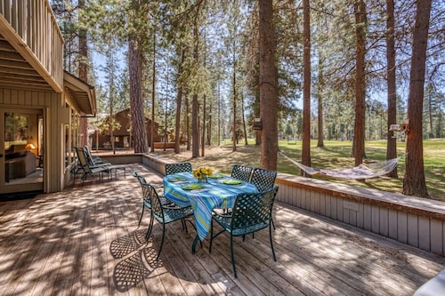 Winter Haven | Hot Tub • Fireplace • Golf Course Views • Pet Friendly