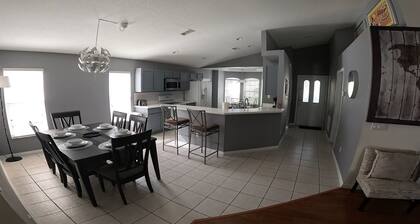 VAU! Championsgate-minuutteja disneyyn, oma uima-allas, wifi, tennis, kuntosali, pelihuone