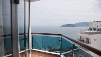 Deluxe Triple Room, Balcony | Balcony