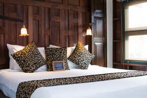 In-room safe, desk, free WiFi - The Khom Chiang Mai (Chiang Mai)