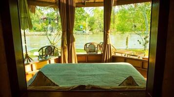 Waterside Suite | Free WiFi