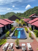 Kolam renang terbuka 