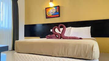 Standard Room, 1 Queen Bed | Minibar, desk, iron/ironing board, free WiFi