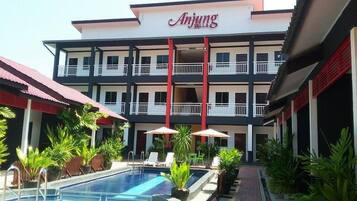 Kolam renang outdoor